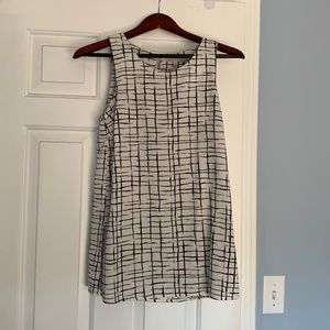 41 Hawthorn White and Black Tank